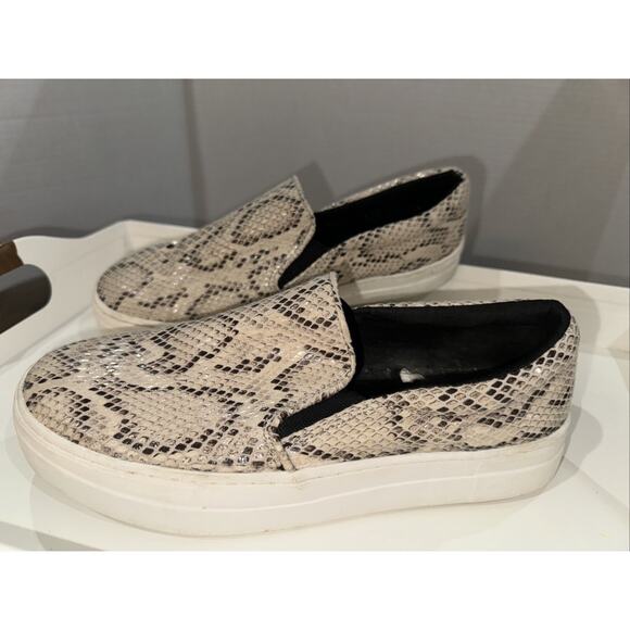 A New Day Faux Snakeskin Slip Ons Size 9 - Picture 2 of 7